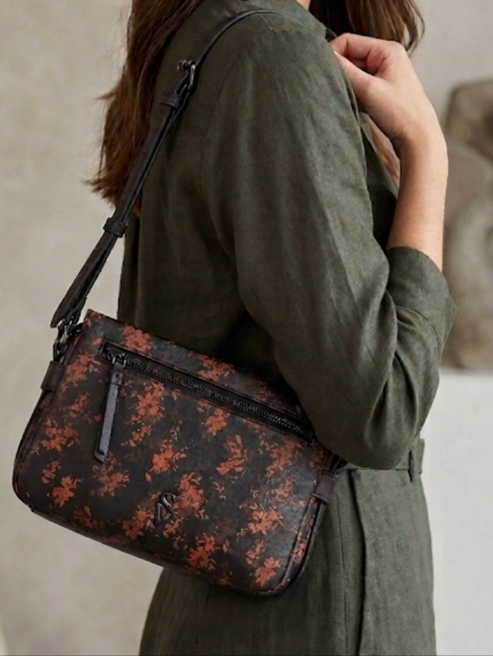 Simply Vera Sintra Crossbody Black/Brown New